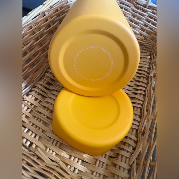 Hydro flask - Picture 2 of 2